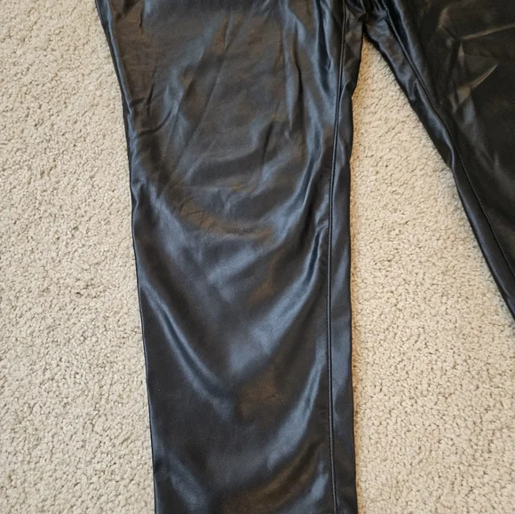 Old Navy Black High-Rise O.G. Straight Pants Women's Size 18 Faux Leather - Picture 2 of 14